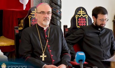 البطريرك بيتسابالا يعقد مؤتمرا صحفيا في القدس استعدادا لتنصيبه كاردينالا