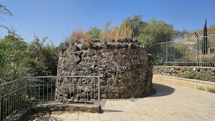 "الشلال المخفي" على ضفاف طبريا - "عين أيوب" أو "عيون السبعة"