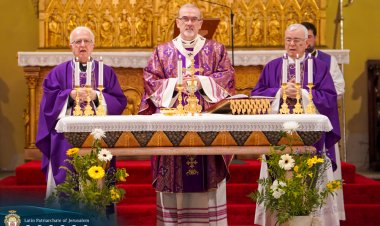 البطريرك بيتسابالا يترأس قداس تذكار الموتى المؤمنين في القدس