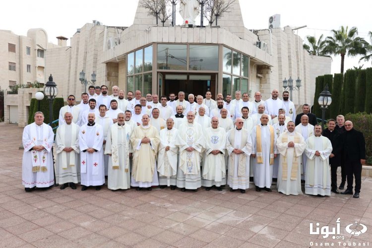 الكاردينال بييرباتيستا يزور الكنائس في المملكة الأردنية الهاشمية