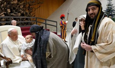 البابا فرنسيس: في عيد الميلاد لهذا العام لنفكر في الأرض المقدسة