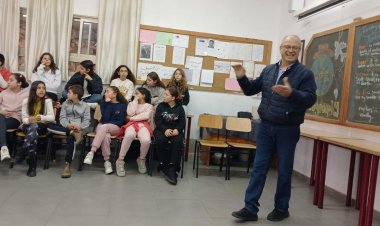 الكاتب الصحفي زياد شليوط يحل ضيفا على مدرسة "فالدورف" في شفاعمرو