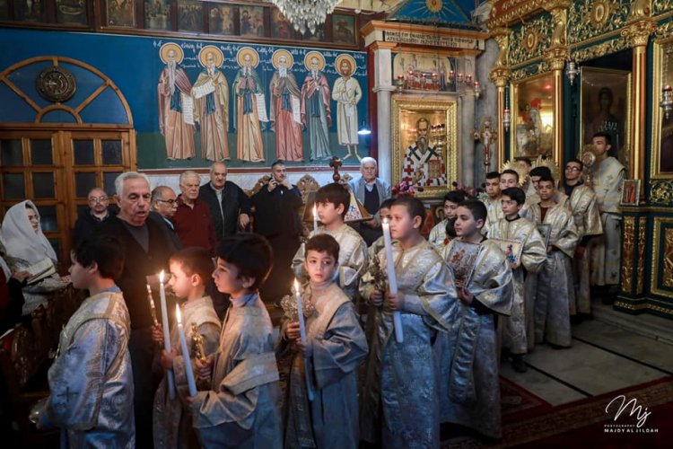 كنيسة القديس بورفيريوس في غزة تحتفل بالأعياد وتستقبل أبناء كنيسة اللاتين