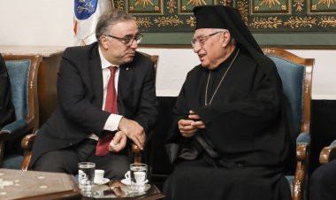 رئيس الصليب الأحمر الفرنسي يلتقي البطريرك يوسف العبسي في دمشق