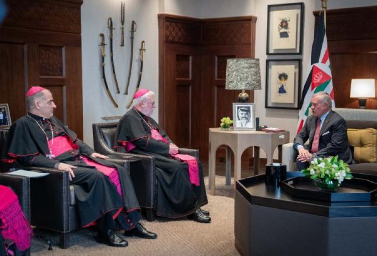 الملك الأردني يستقبل المطران غالاغير ويؤكد ضرورة وقف الانتهاكات في القدس
