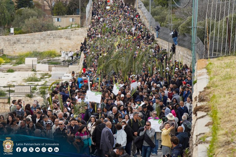 البطريرك بيتسابالا يترأس احتفالات أحد الشعانين في القدس ويخاطب أهل غزة