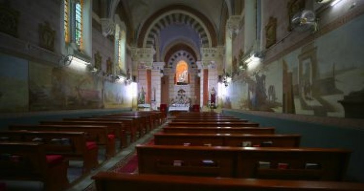 كنائس مصر فى خدمة اللاجئين.. تخرج 240 طالبا من مدرسة لتعليم الأفارقة بدعم من المكتب الباباوى للمشروعات