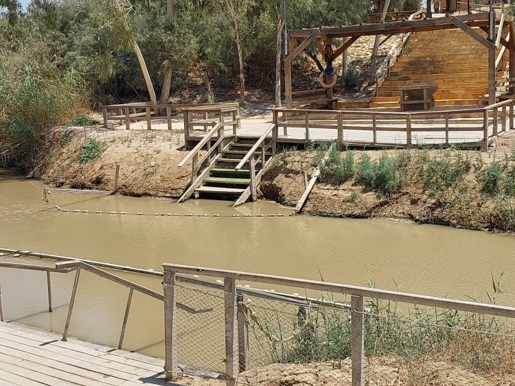 مغطس عمّاد السيد المسيح على نهر الأردن من الجهة الفلسطينية