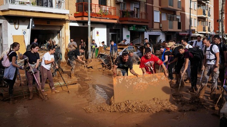 مقتل 158 شخصا على الأقل جراء الفيضانات في إسبانيا