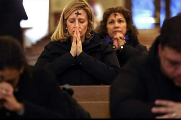 إِيَّاكُم أَن تَعمَلوا بِرَّكم بِمَرأًى مِنَ النَّاس - متى ٦: ١-٦، و١٦-١٨