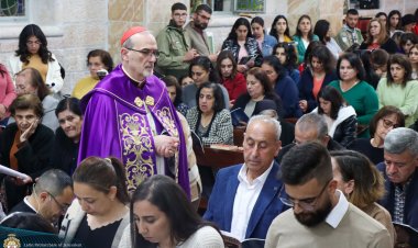 بطريرك القدس للاتين يترأس قداسا احتفاليا في بلدة عابود بعد ترميم الكنيسة