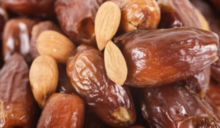 فوائد صحية لتناول 3 تمرات و5 حبات لوز كل صباح