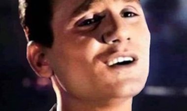 ماذا فعل يوسف وهبي عندما اعترض عبد الحليم حافظ على موعد صعوده على المسرح؟