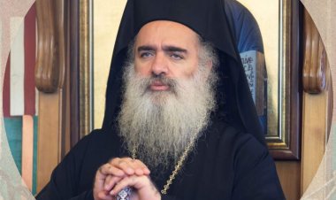 المطران عطالله حنا يحذر من عواقب منشورات التحريض على المسيحيين في سوريا