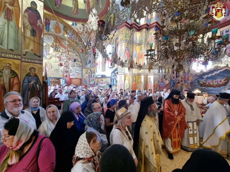 البطريركية الأرثوذكسية تحتفل بعيد القديسين بطرس وبولس في كفرناحوم