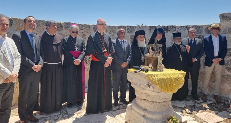 بيان بطاركة ورؤساء الكنائس في القدس خلال زيارة التضامن لبلدة الطيبة