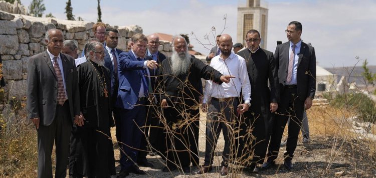 وزير الخارجية الألماني يقوم بزيارة تضامنيّة إلى بلدة الطيبة ويشير إلى واجب الحكومة الألمانية تجاه المسيحيين