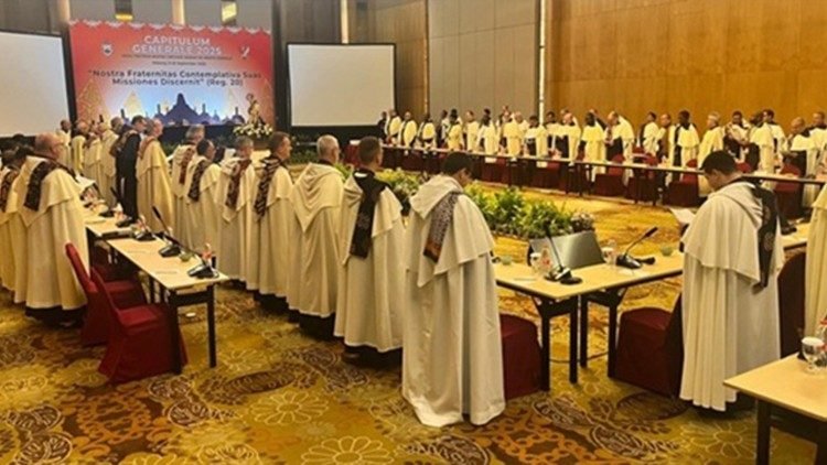 البابا لاوُن الرابع عشر يوجه رسالة إلى الرهبنة الكرملية بمناسبة انعقاد مجمعها العام