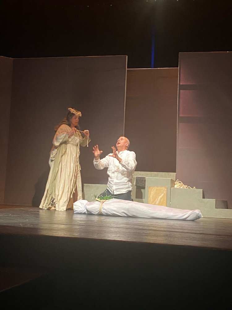 مسرح عكا والحكواتي المقدسي يحتضنان مسرحية "أنتيغوني تنتفض من جديد" لمسرح الأفق