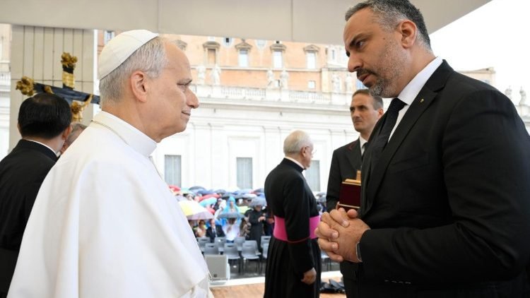 البابا لاون الرابع عشر يلتقي رئيس بلدية بيت لحم ماهر قنواتي