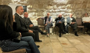 رئيس بلدية بيت لحم يلتقي وفدًا من خمسة عشر مطرانًا من إيطاليا في القدس