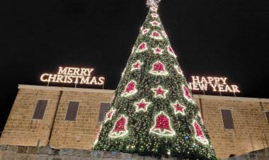 شفاعمرو تضيء شجرة الميلاد في أجواء من الفرح والبهجة بعد زوال الغمامة القاتمة