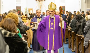 الكاردينال بيتسابالا يحمل شعب الأرض المقدسة الى ولاية ميشيغان