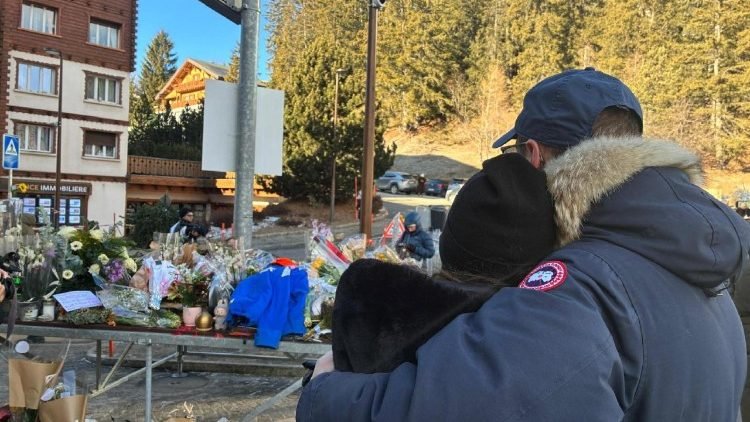 البابا لاون يشاطر أهالي الضحايا والاتحاد السويسري أحزانهم