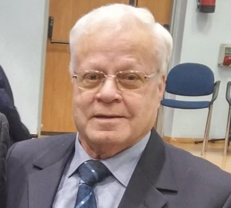 العمرُ والغربال