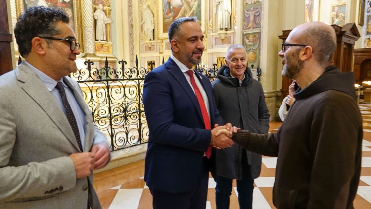 رئيس بلدية بيت لحم يلتقي نادي الليونز في أسيزي الايطالية ويزور بازيليك سيدة الملائكة