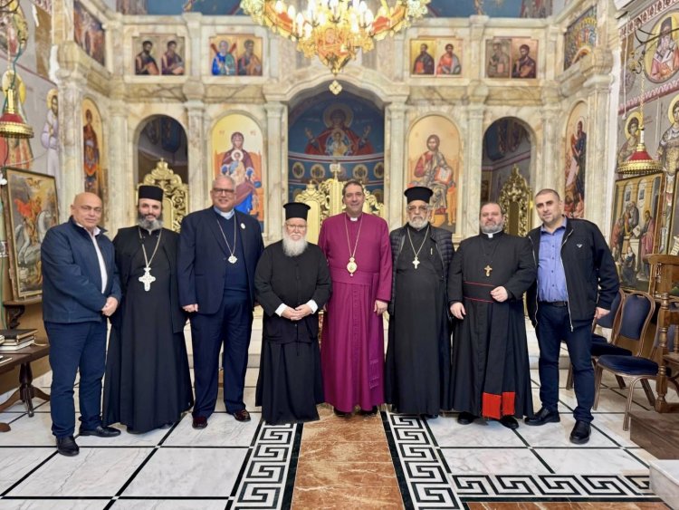 رئيس الأساقفة حسام نعوم في زيارة محبة للمطران كيريوس كرياكوس في الناصرة