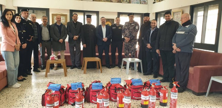 الدفاع المدني ينفذ جولة تفقد وتدريب في كنائس بيت لحم