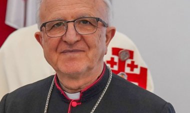 المطران شوملي يدعو إلى عدم نسيان غزة والضفة الغربية في لقاء هاتفي مع وسائل الاتصالات الفاتيكانية