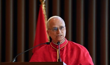 البابا لاون الرابع عشر يعتبر إفريقيا منبعا للرجاء ودعوة لكسر استغلال الثروات لدى وصوله أنغولا