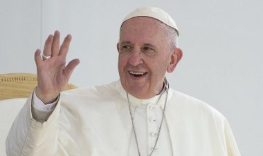 البابا لاوُن يتذكر البابا فرنسيس: لقد قدّم الكثير وكان عطيّة للكنيسة وللعالم