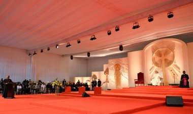 البابا لاوُن الرابع عشر يلتقي الشباب والعائلات في إطار زيارته الرسولية إلى غينيا الاستوائية