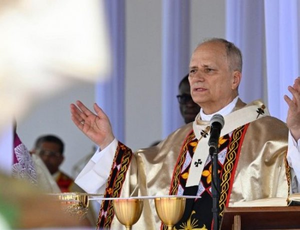 البابا يترأس القداس الإلهي من أجل العدالة والسلام في مطار باميندا