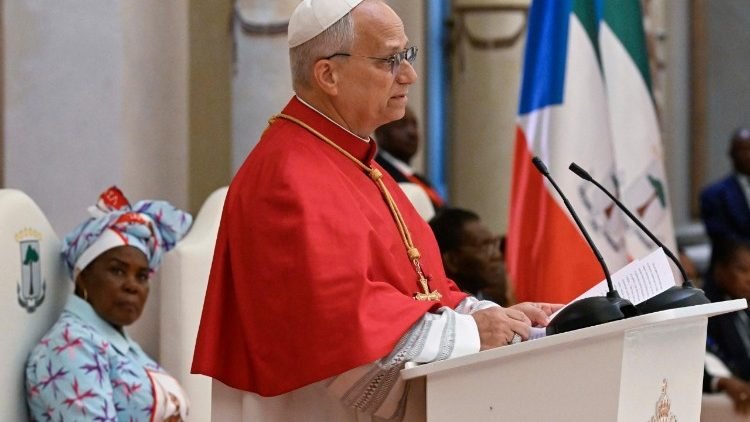 البابا لاوُن الرابع عشر يلتقي في غينيا الاستوائية السلطات وممثلي المجتمع المدني