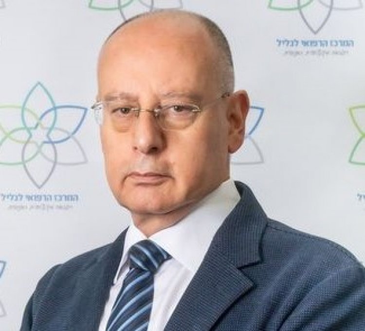 ب. مسعد برهوم يتقلد درع "الشجاعة والأمل" من متحف التسامح في القدس