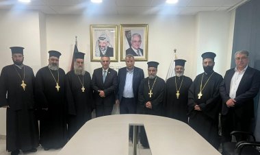 خوري يبحث أوضاع الكنائس والتحديات التي تواجه الوجود المسيحي في فلسطين مع كهنة رام الله ووكيل البطريركية اللاتينية