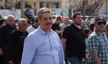 القرار بيد جعفر فرح في مواصلة ترشيحه في القائمة المشتركة عن الجبهة والسكرتاريا تتراجع عن قرارها أمام تظاهرة مناصري فرح