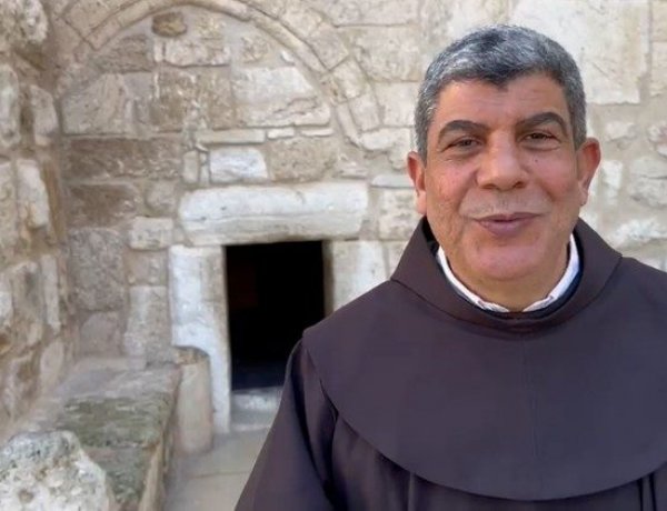 سليمان منصور.. تحفة الأمل في "جمل المحامل"